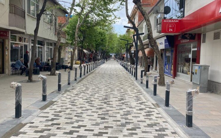 Atatürk Caddesi Avrupai görümnüme kavuştu Atatürk Caddesi Avrupai görümnüme kavuştu