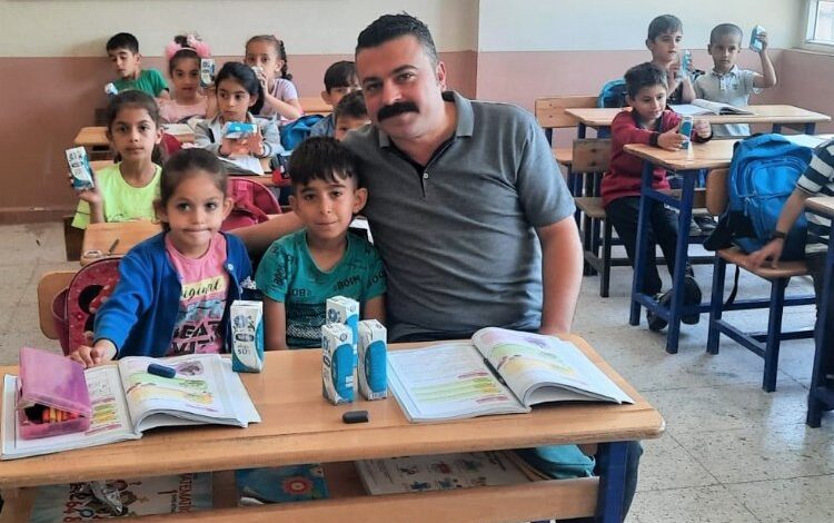 Torku’dan Hatay’a süt dağıtımı Torku’dan Hatay’a süt dağıtımı