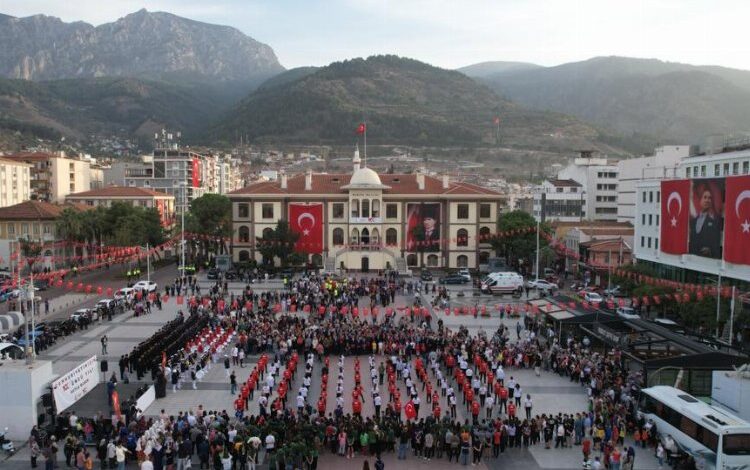 Manisa’da 100. yıl kutlamaları başladı Manisa’da 100. yıl kutlamaları başladı