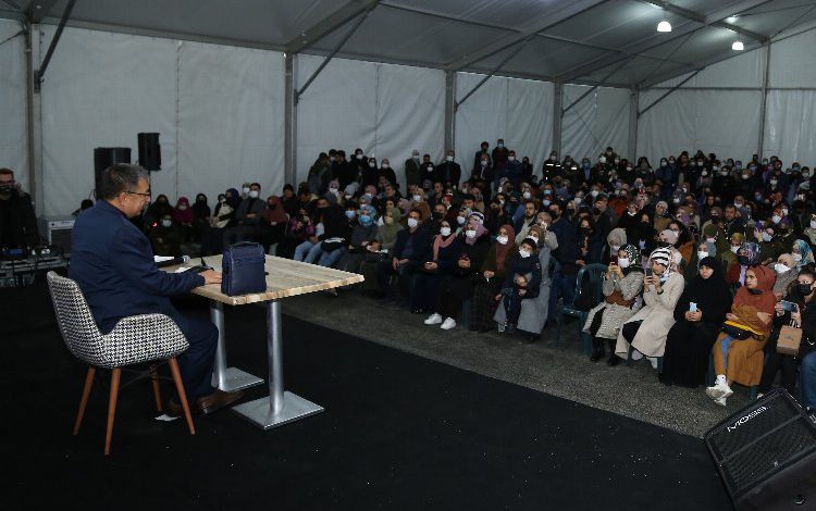 Kayseri Kitap Fuarı’na ünlü yazar akını Kayseri Kitap Fuarı’na ünlü yazar akını
