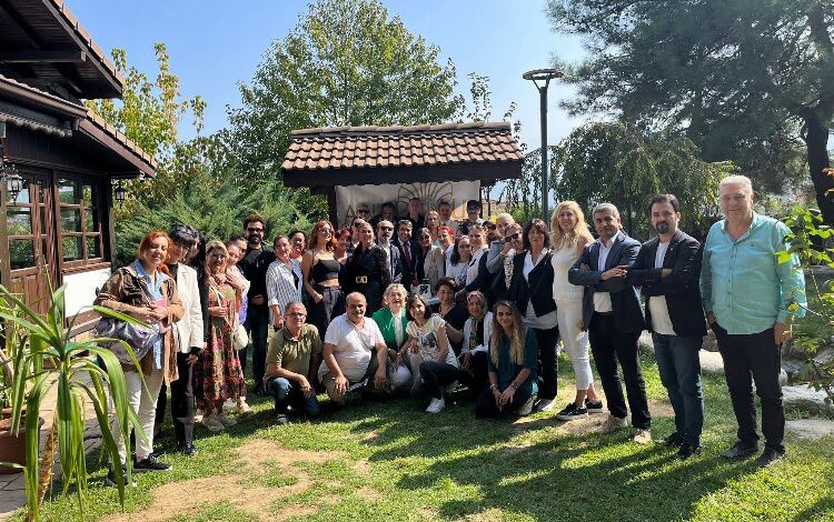 Anadolu’nun İncisi ilk yaşını dostlarıyla kutladı Anadolu’nun İncisi ilk yaşını dostlarıyla kutladı