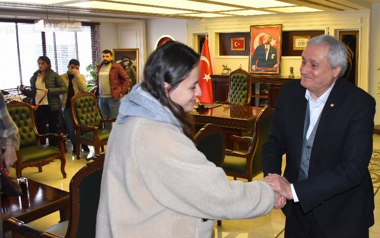 ‘Bizim Kızlar’dan Başkan Bakkalcıoğlu’na ziyaret