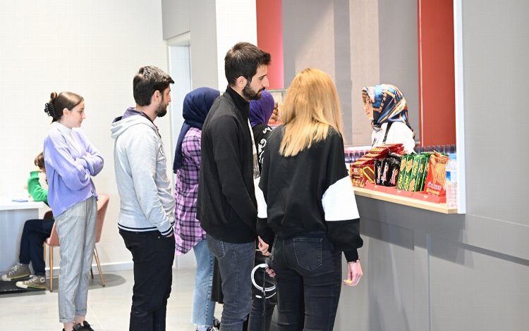 Malatya’dan kütüphane öğrencilerine ikram