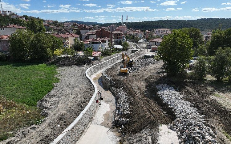 DSİ’den Marmara’nın derelerine hummalı çalışma DSİ’den Marmara’nın derelerine hummalı çalışma