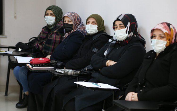Kocaeli’nde hasta bakıcılar KO-MEK ile daha bilinçli Kocaeli’nde hasta bakıcılar KO-MEK ile daha bilinçli