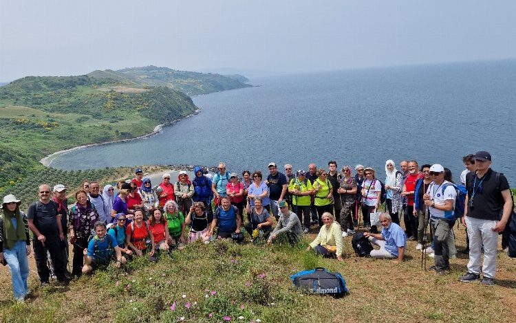 Bursalı çevreciler Tirilye’de doğa için yürüdü