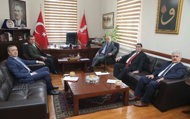 İzmir Bergama’ya yeni Endüstri Meslek Lisesi geliyor İzmir Bergama’ya yeni Endüstri Meslek Lisesi geliyor