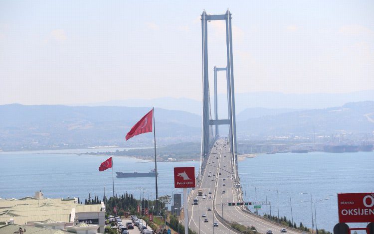 Kocaeli Dilovası’nda köprü manzaralı seyir terası