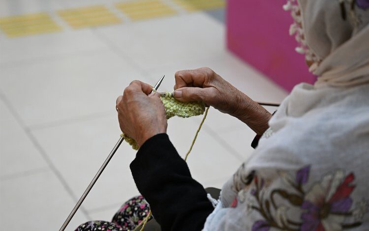 Malatyalı kadınlar ‘ilmek ilmek’ örüyor Malatyalı kadınlar ‘ilmek ilmek’ örüyor