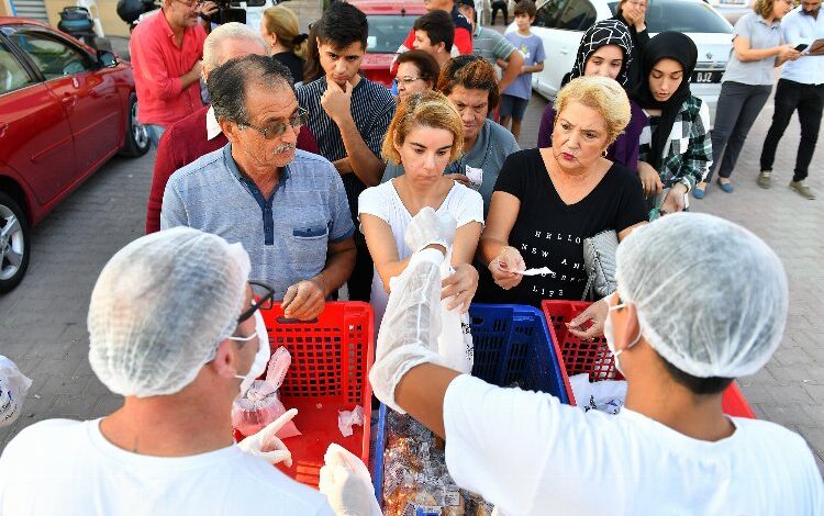 Ucuz besin mahalle halkının ayağına gidiyor Ucuz besin mahalle halkının ayağına gidiyor