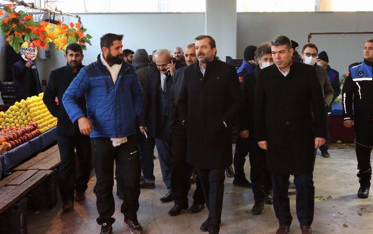 Bursa Gürsu’da Başkan Işık pazarcılarla buluştu