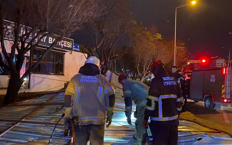 Bursa sabaha kadar 607 olaya müdahale etti Bursa sabaha kadar 607 olaya müdahale etti