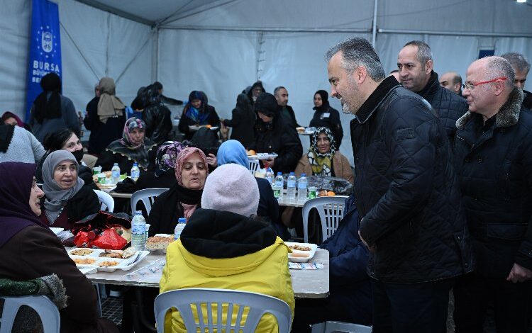 Başkan Aktaş Emirsultan’da oruç açtı Başkan Aktaş Emirsultan’da oruç açtı