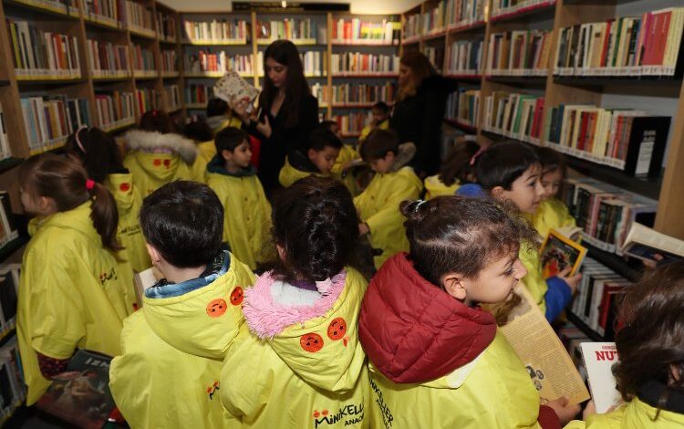 Leyla Atakan Şehir Kütüphanesi minikleri ağırladı