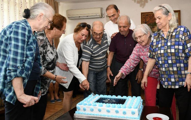 Karabağlar’dan yaşlılara vefa