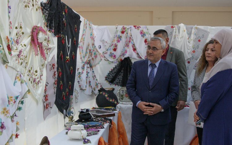 Kütahya’da üreten kadınların el emekleri görücüye çıktı Kütahya’da üreten kadınların el emekleri görücüye çıktı