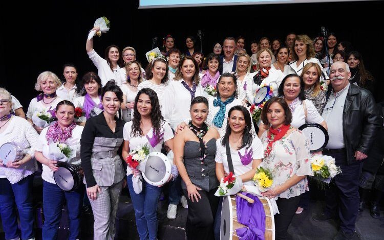 Beylikdüzü’nde kadınlardan şiddete karşı farkındalık