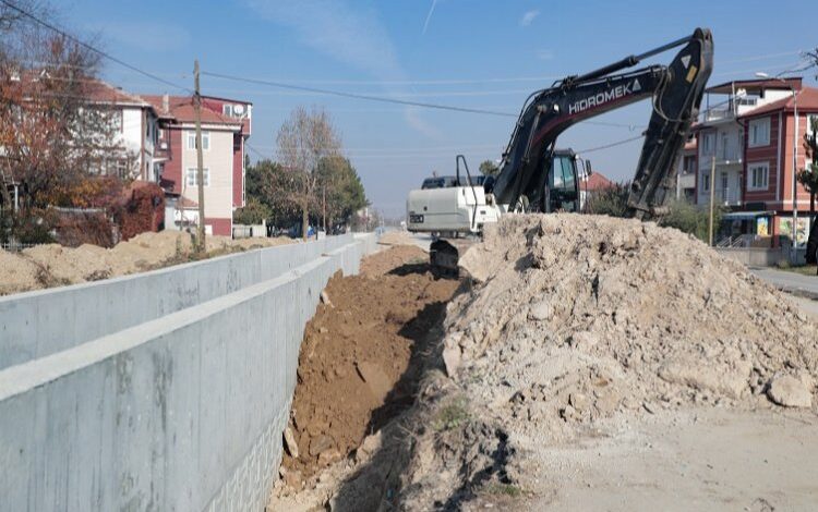 Kütahya’da sulama kanalları temizleniyor