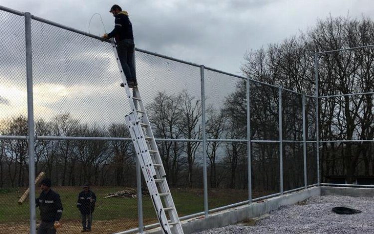 İzmit’in Balören köyüne futbol sahası inşa ediliyor