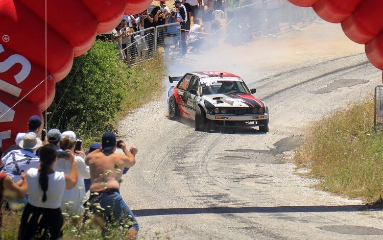 52 otomobil sporcusundan Şahintepe’de büyük çekişme