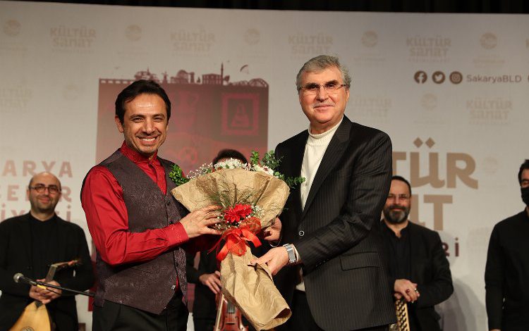 Sakarya’da Fatih Koca ile Tasavvuf Müziği esintisi Sakarya’da Fatih Koca ile Tasavvuf Müziği esintisi