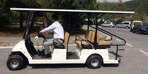 AKP belediyesi olmayan golf sahasına golf arabası aldı