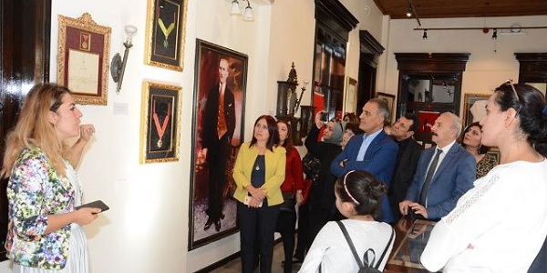 ‘Büyük Dahi Gazi Mustafa Kemal Atatürk’ sergisi büyük ilgi görüyor