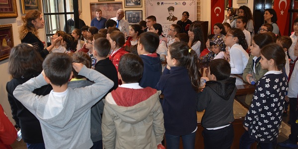 ‘Büyük Dahi Gazi Mustafa Kemal Atatürk İzmitte’ müzesinde yoğunluk