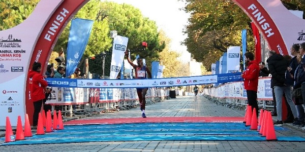 Vodafone 41’inci İstanbul Maratonu’nu erkeklerde Kenyalı Kibet kazandı