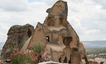 Uçhisar-Kapadokya-Türkiye'de gezilecek yerler-Tığraz Kalesi