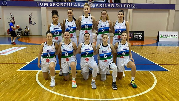 Kadınlar Basketbol Süper Liginde İzmit Belediyespor lider oldu