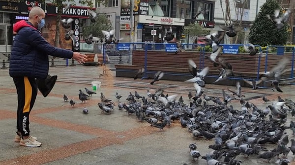 Tepeli Kostüm Güvercinleri Derneğinden ‘Sen de El Ver’ projesi