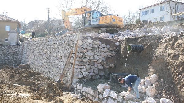 İzmit Belediyesi Akmeşe’nin heyelan sorununu çözdü