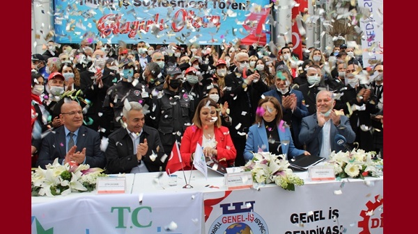 İzmit Belediyesi çalışanlarının yüzünü güldürdü