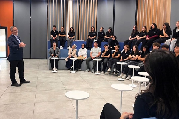 Kütüphane buluşmalarında tarihe yolculuk