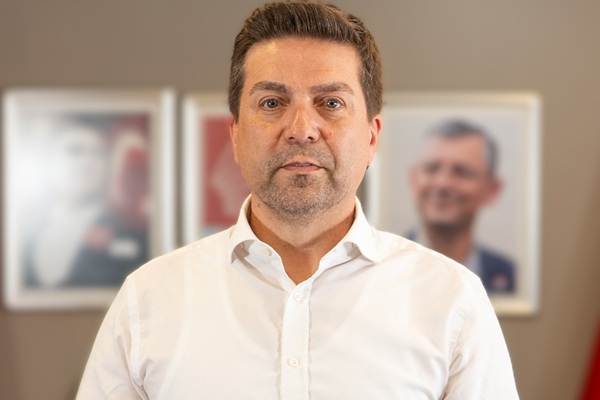 Bülent Sarı: “AKP ne kadar çabalarsa çabalasın kaybetmeye mahkum!”