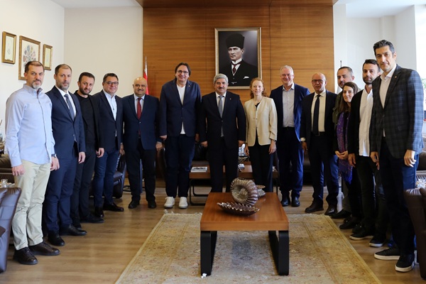 Lastik-İş ve IndustriALL Küresel Sendikası KOTO’yu Ziyaret etti