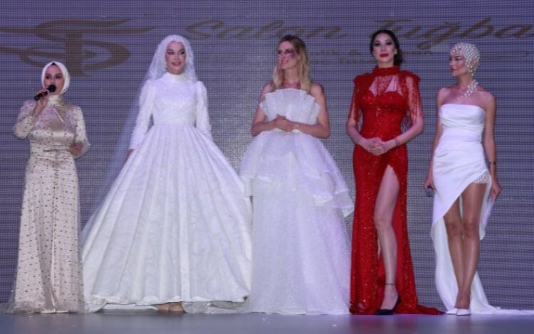 Fashion Breeze 2023 defilesi büyüledi Fashion Breeze 2023 defilesi büyüledi