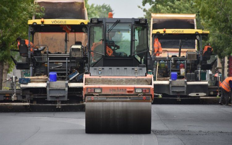 Şehit Birol Koç Caddesi’nin asfaltı yeniliyor