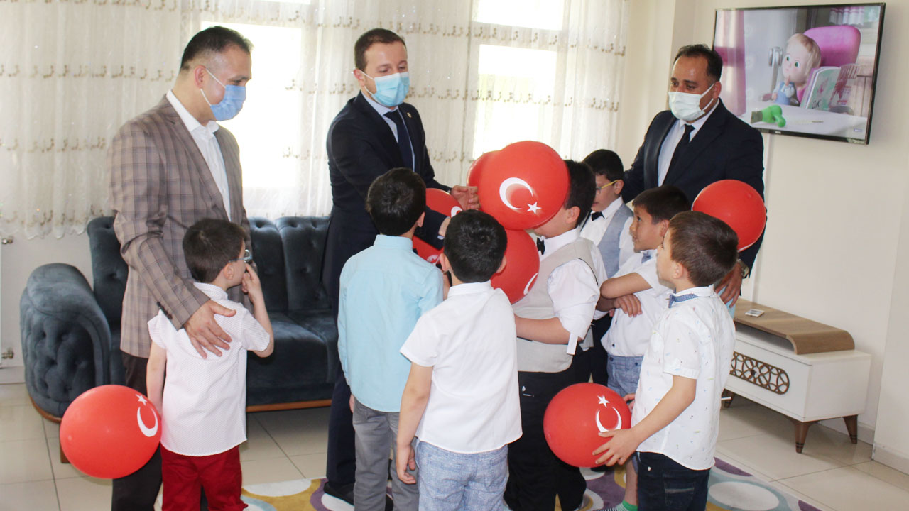 AK Parti Milletvekili Kılıç, Bursa’da yurt çocuklarını ziyaret etti