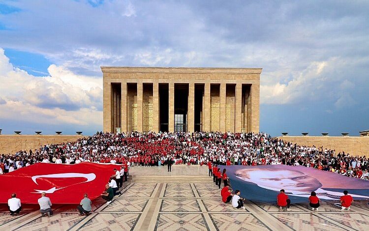 LÖSEV’liler Ata’nın huzuruna çıktı