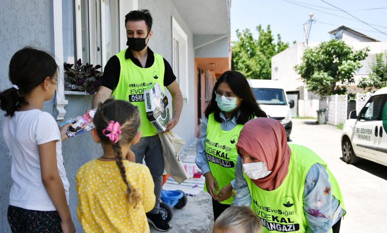 Bursa’da çocukların bayramlıkları Osmangazi’den