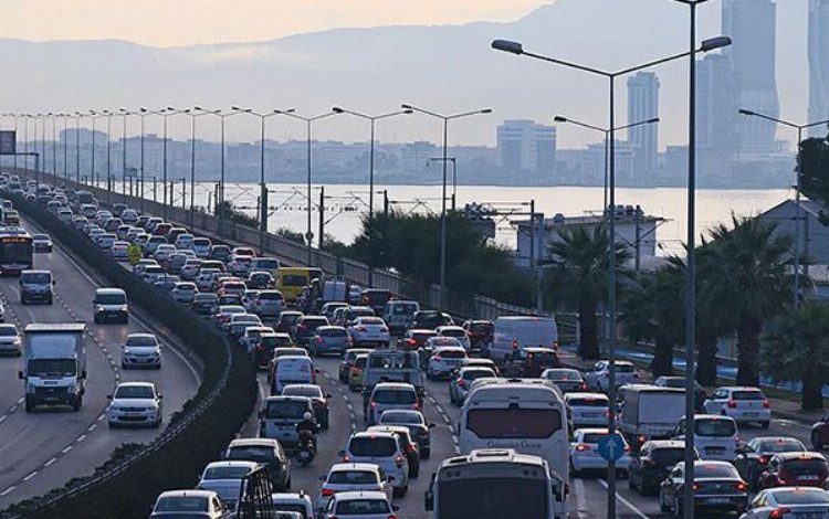 İzmir’de trafiğe kayıtlı araç sayısı Şubat ayı sonu itibarıyla 1 milyon 581 bin 818 oldu İzmir’de trafiğe kayıtlı araç sayısı Şubat ayı sonu itibarıyla 1 milyon 581 bin 818 oldu