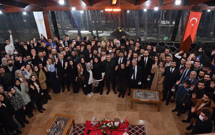 Cumhurbaşkanı Erdoğan, Kahramanmaraşlı gençlerle konuştu Cumhurbaşkanı Erdoğan, Kahramanmaraşlı gençlerle konuştu