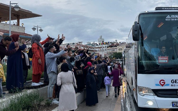 Türkiye’nin ilk Hac kafilesine Konya uğurlaması