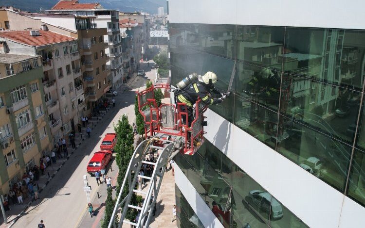 Manisa MASKİ’den gerçeği aratmayan tatbikat Manisa MASKİ’den gerçeği aratmayan tatbikat