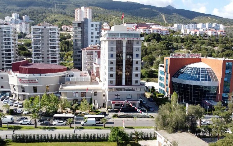 İzmir Narlıdere hizmet binasını yeniliyor