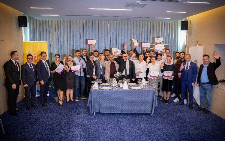 Servis elemanı kursu bitti, şimdi iş zamanı Servis elemanı kursu bitti, şimdi iş zamanı