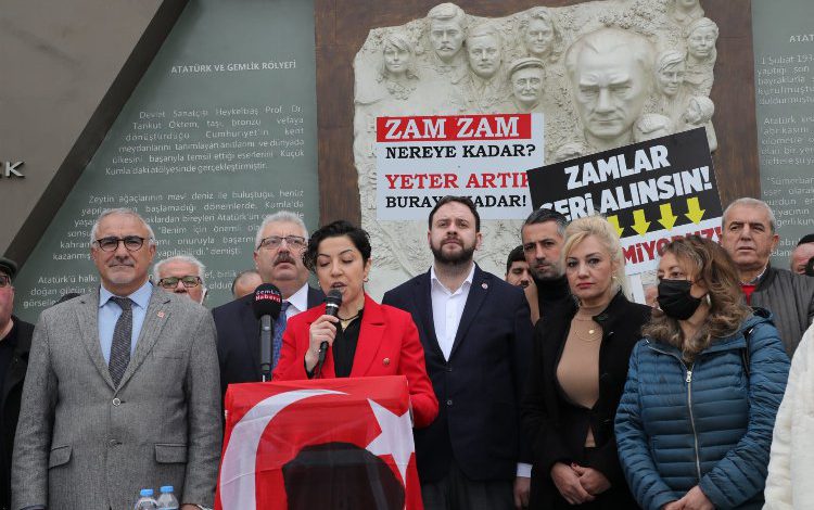 Bursa Gemlik’te altı partinin ilçe başkanları : “Bu zamlarla yaşanmaz”