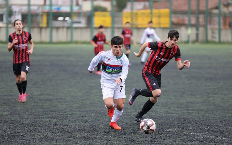 Gemlik Belediyespor U18’e galibiyetle başladı